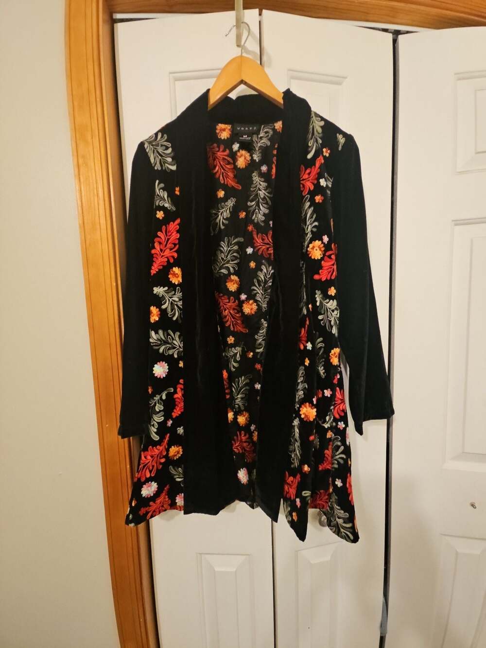 Weavz Black Velvet Floral Embroidered Open Front Duster Cardigan Size M